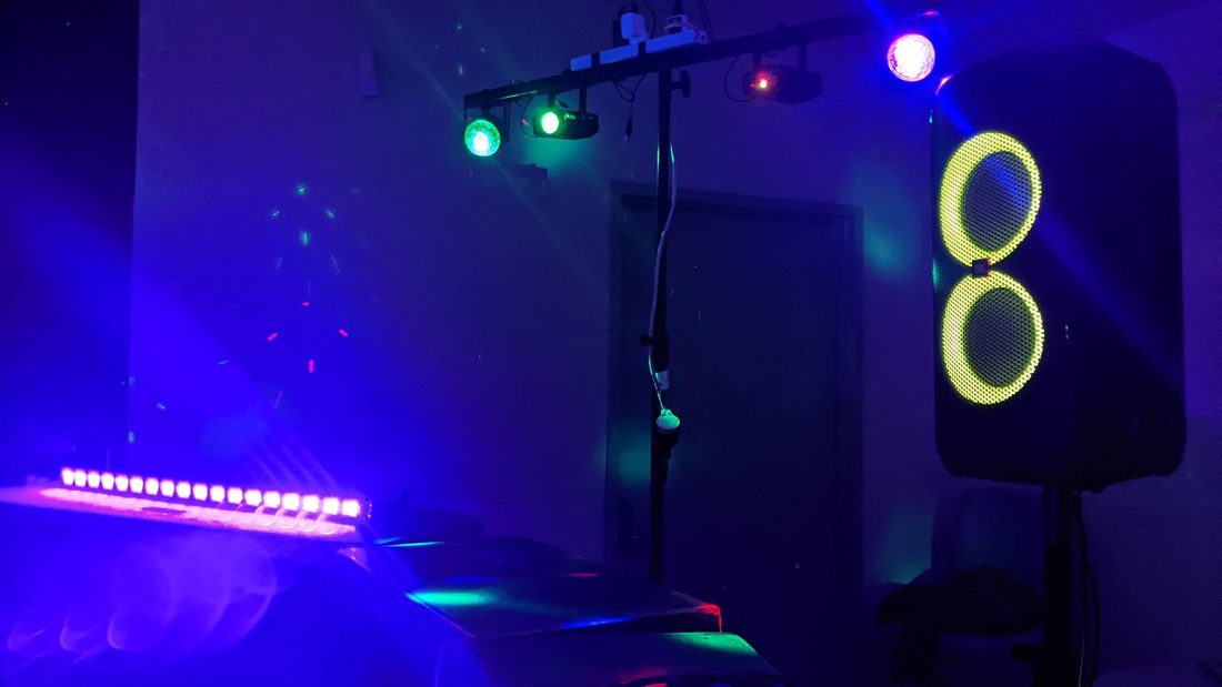 Glow lighting effect from the Party Pack UV bars