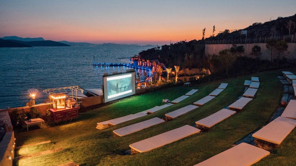 outdoor movie community cinema hire